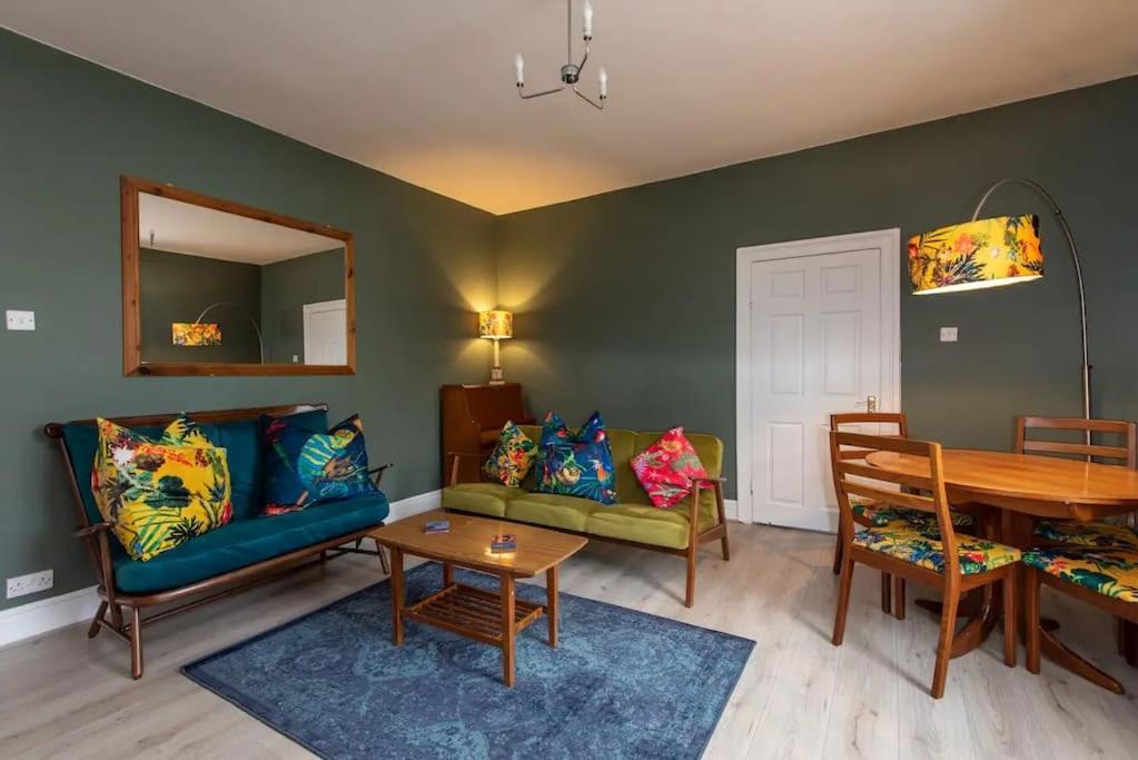 Peaceful Home From Home - Spacious 3 Bedroom House Accommodating 7 - Ideal For Families And Workers Gateshead Exterior foto